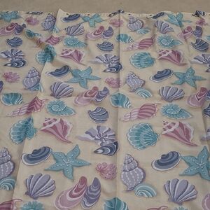 Shower Curtain In Multicolor Seashell Pattern